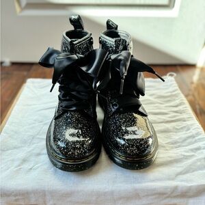 New Girl Dr. Martens JUNIOR 1460 GLITTER LACE UP BOOTS